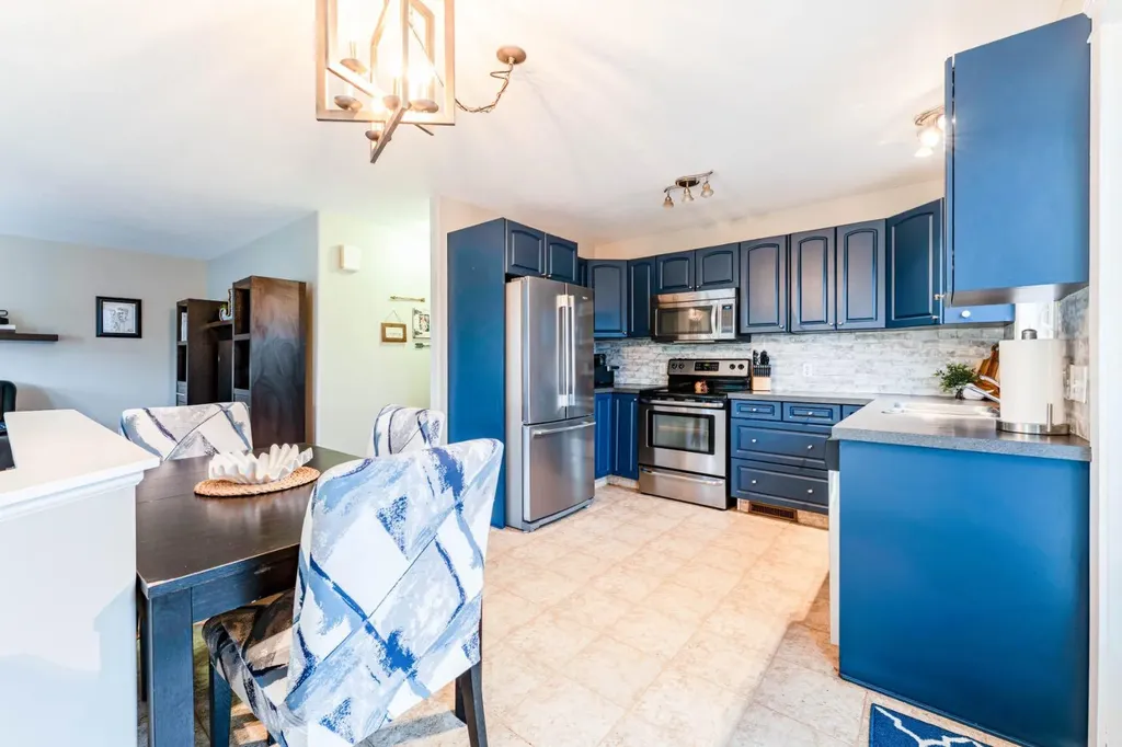 685 3 Avenue W Drumheller AB T0J 0Y2