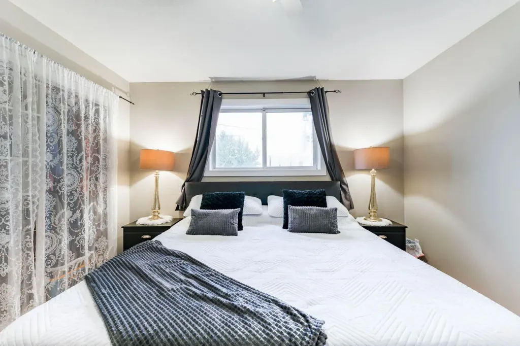 685 3 Avenue W Drumheller AB T0J 0Y2