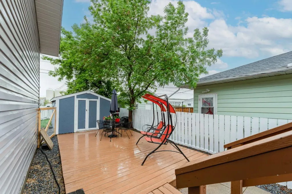 685 3 Avenue W Drumheller AB T0J 0Y2