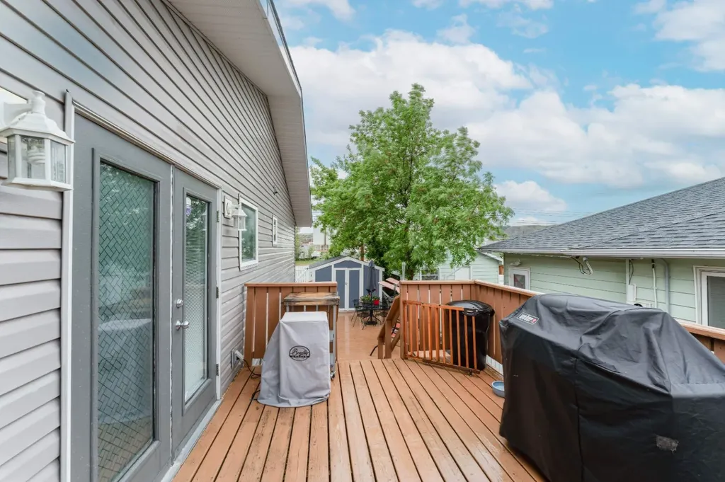 685 3 Avenue W Drumheller AB T0J 0Y2