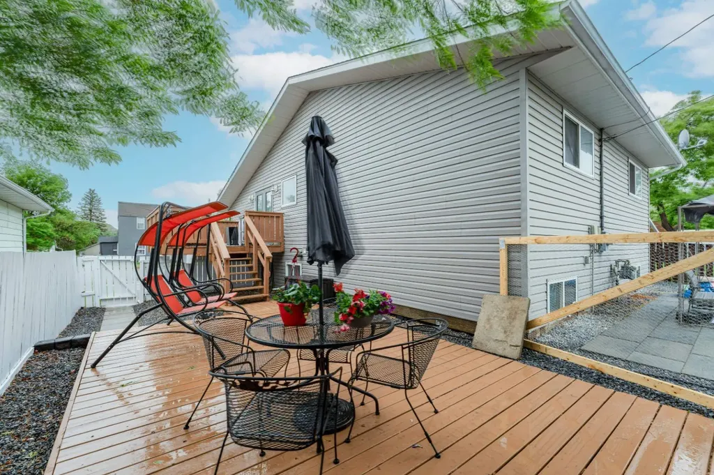 685 3 Avenue W Drumheller AB T0J 0Y2