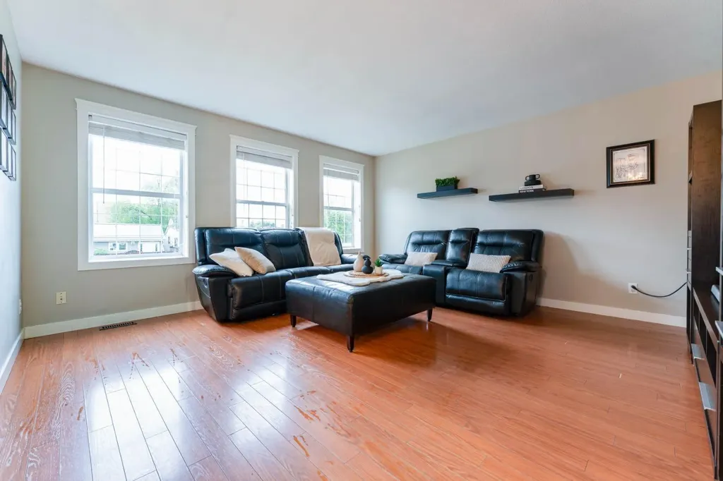 685 3 Avenue W Drumheller AB T0J 0Y2