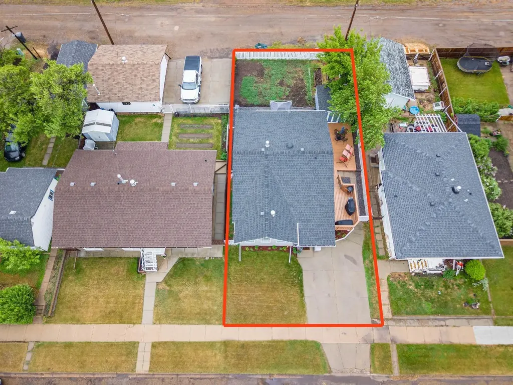 685 3 Avenue W Drumheller AB T0J 0Y2