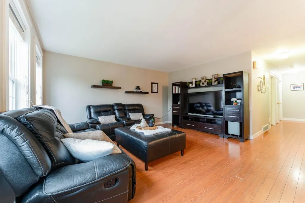 685 3 Avenue W Drumheller AB T0J 0Y2