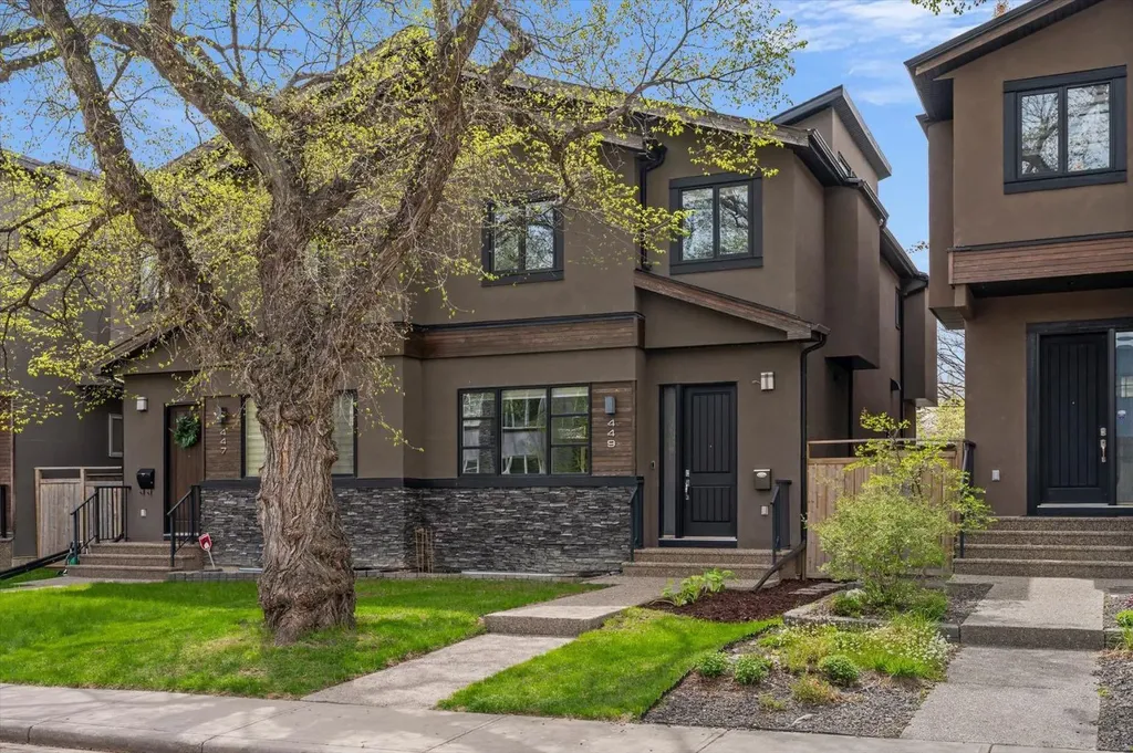 449 28 Avenue NW Calgary AB T2M 2K7