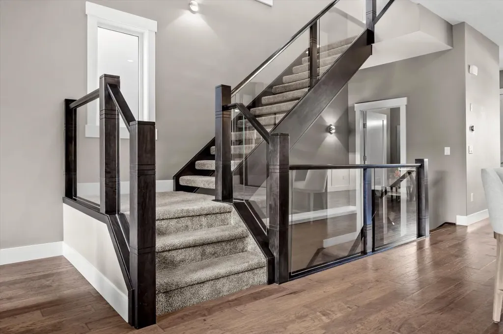 449 28 Avenue NW Calgary AB T2M 2K7