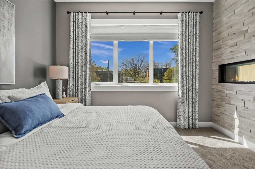449 28 Avenue NW Calgary AB T2M 2K7