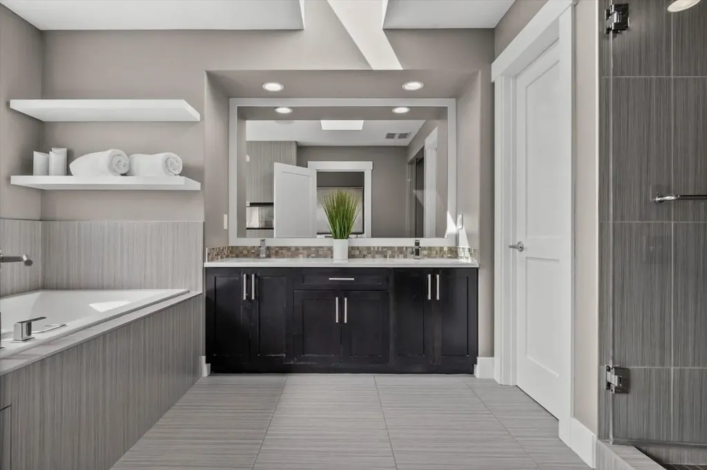 449 28 Avenue NW Calgary AB T2M 2K7