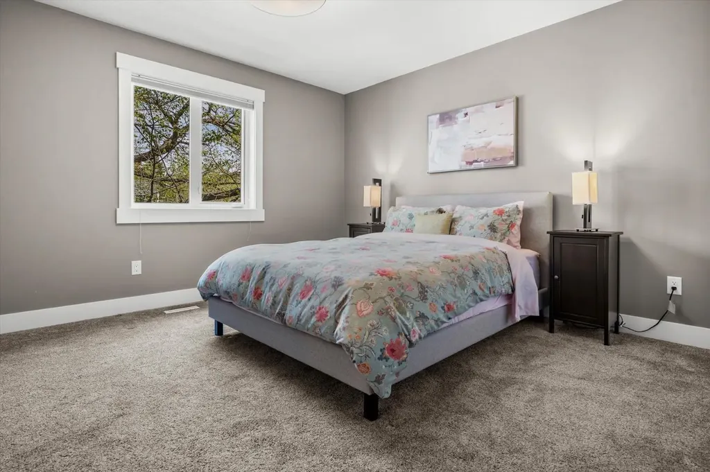 449 28 Avenue NW Calgary AB T2M 2K7