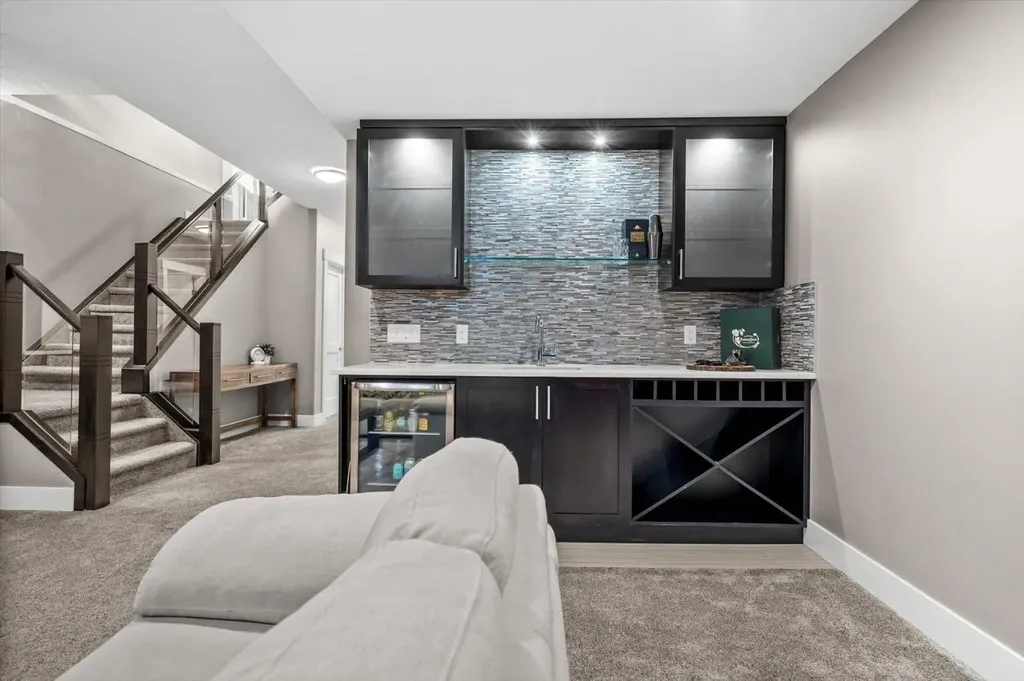 449 28 Avenue NW Calgary AB T2M 2K7