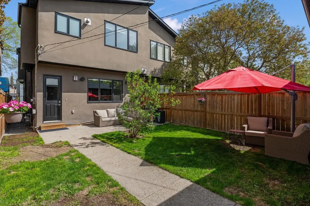 449 28 Avenue NW Calgary AB T2M 2K7