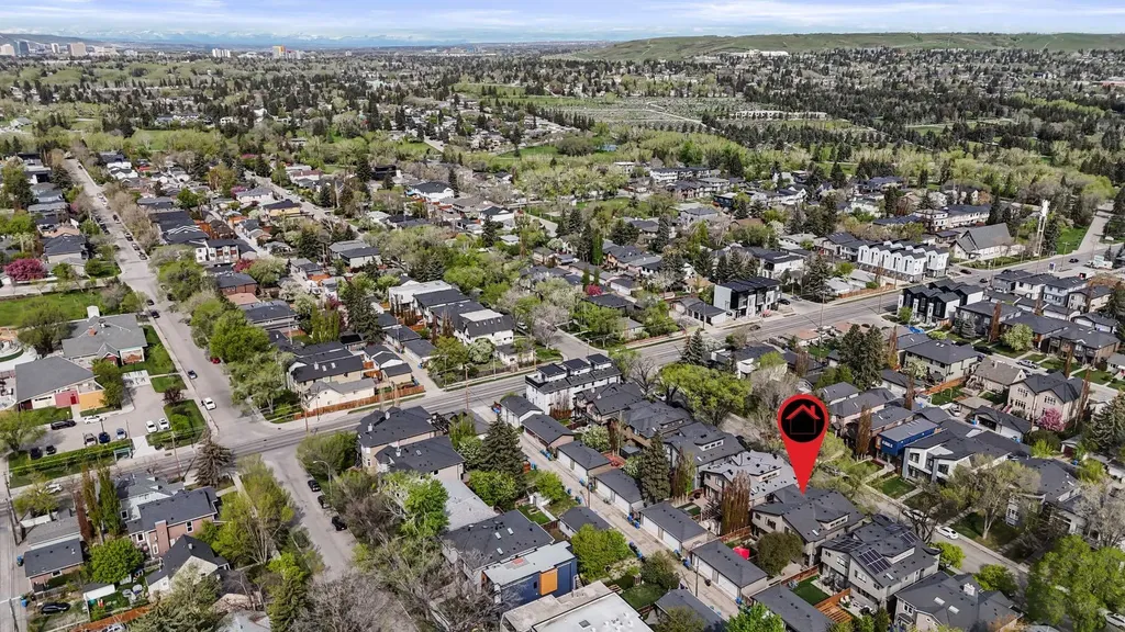 449 28 Avenue NW Calgary AB T2M 2K7