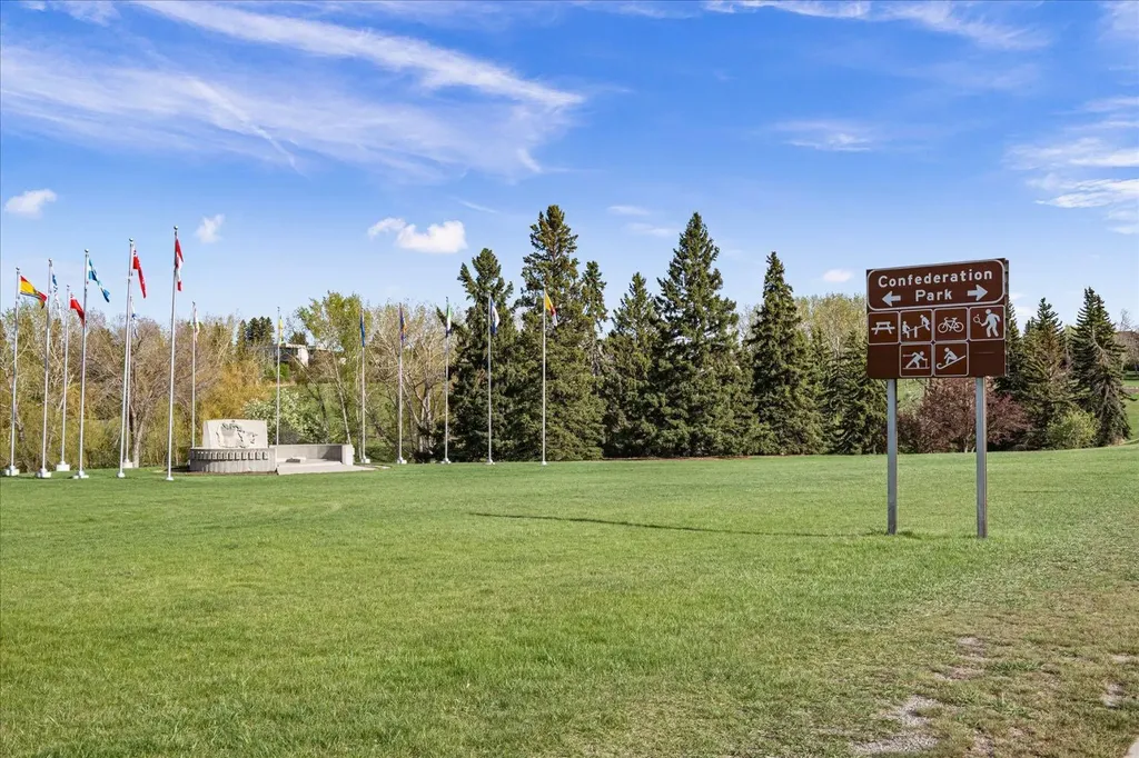449 28 Avenue NW Calgary AB T2M 2K7