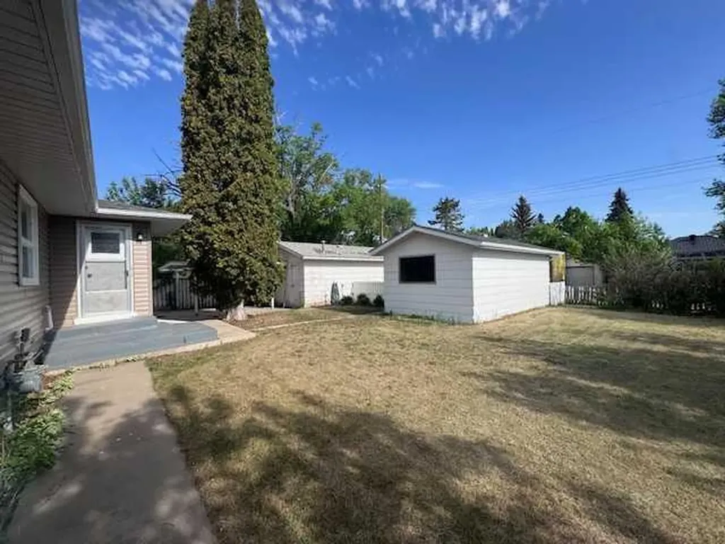 508 2 Avenue W Brooks AB T1R 0A9