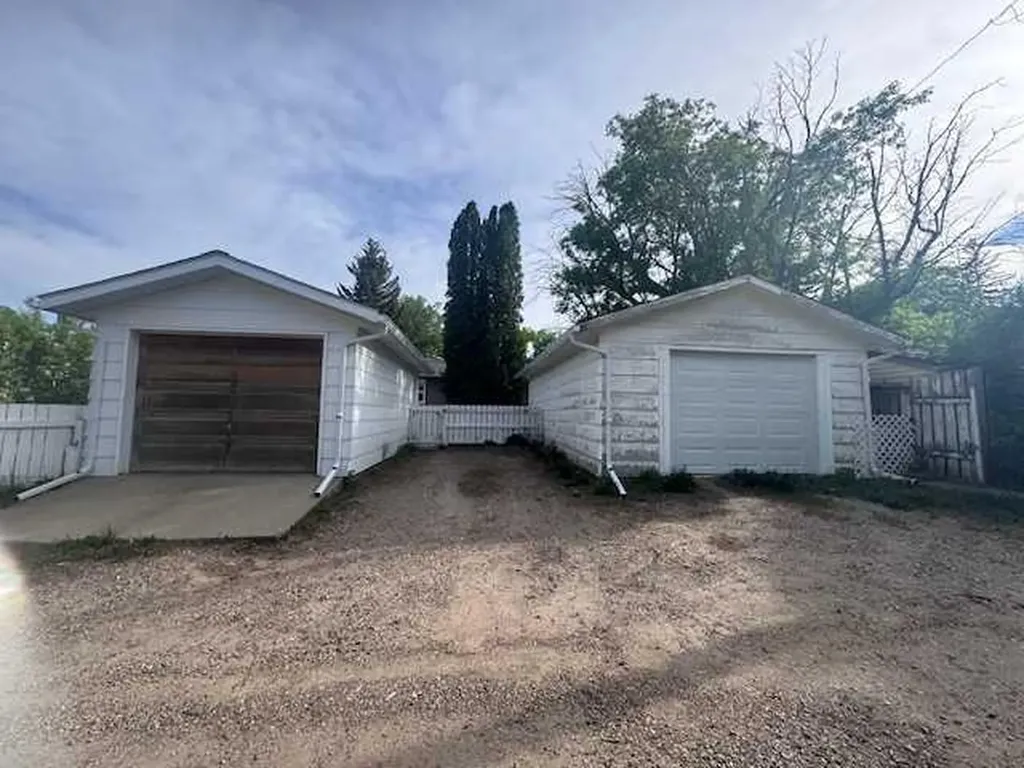 508 2 Avenue W Brooks AB T1R 0A9