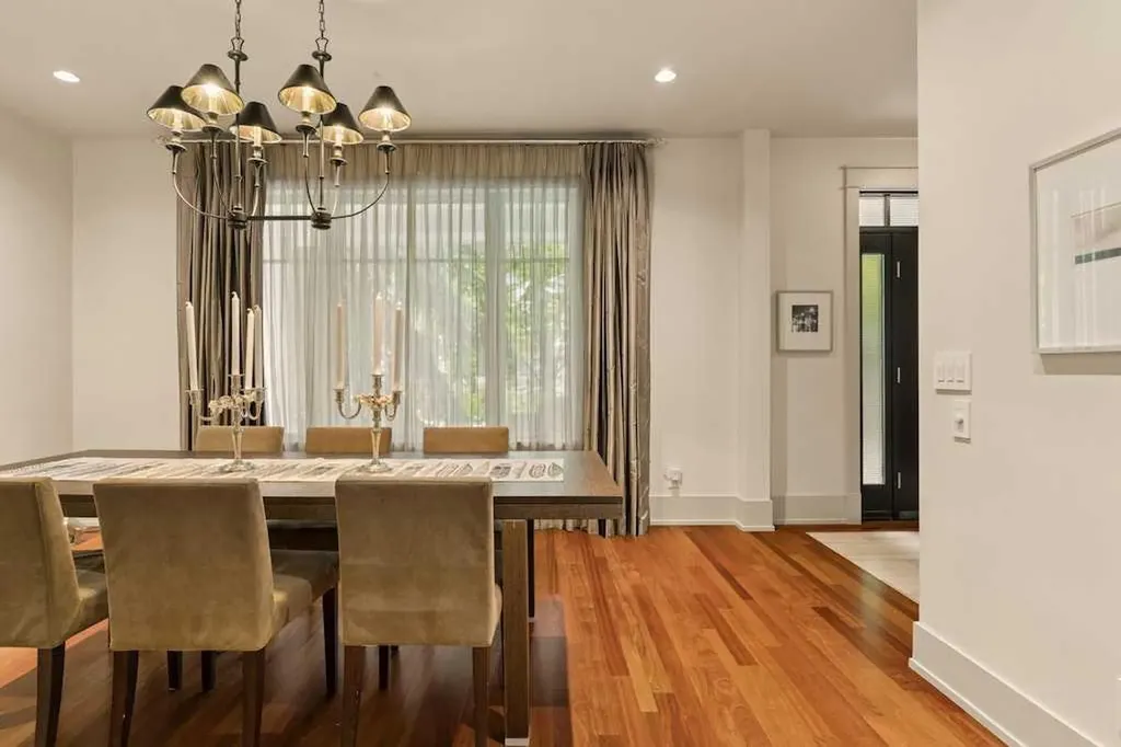 3028 3 Street SW Calgary AB T2S 1V1