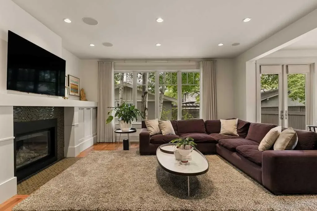 3028 3 Street SW Calgary AB T2S 1V1
