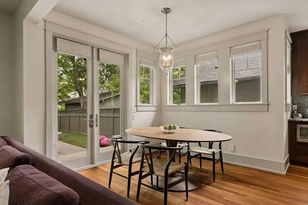 3028 3 Street SW Calgary AB T2S 1V1