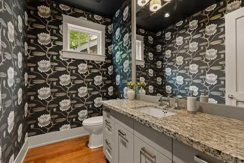 3028 3 Street SW Calgary AB T2S 1V1