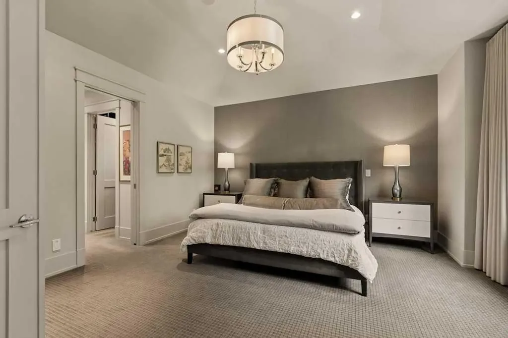 3028 3 Street SW Calgary AB T2S 1V1
