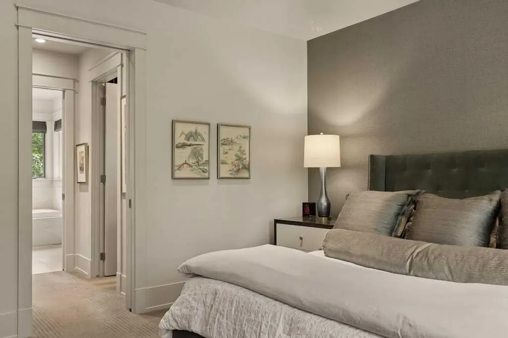 3028 3 Street SW Calgary AB T2S 1V1