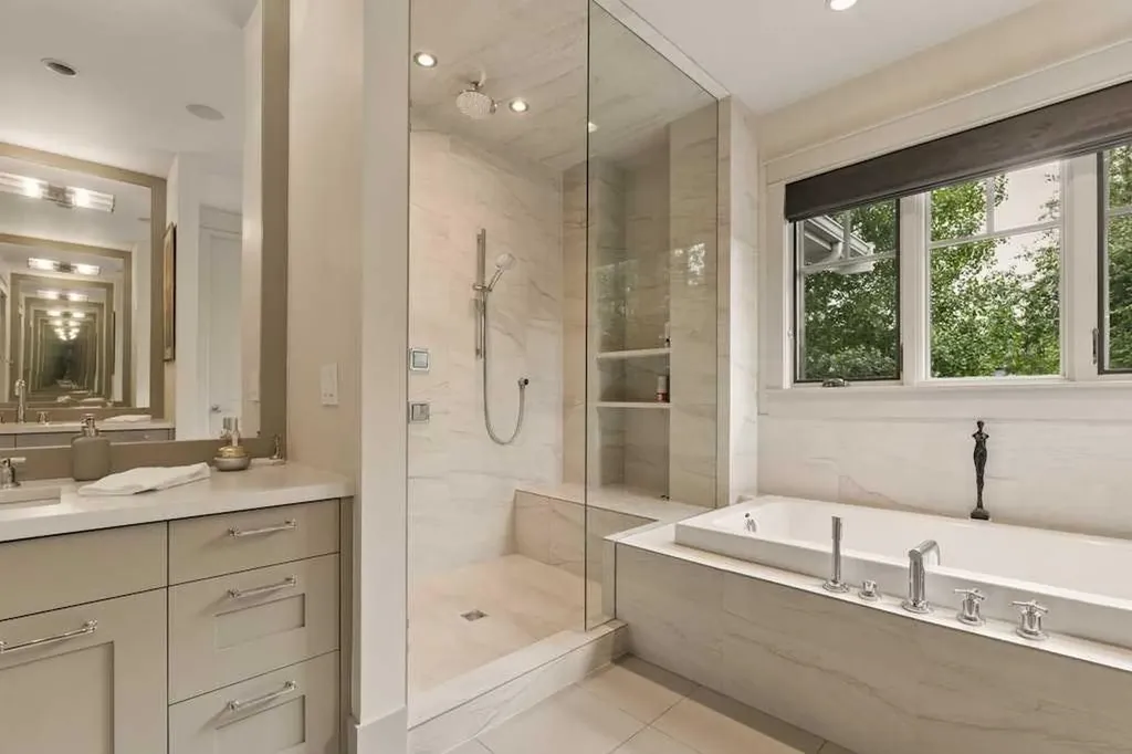 3028 3 Street SW Calgary AB T2S 1V1