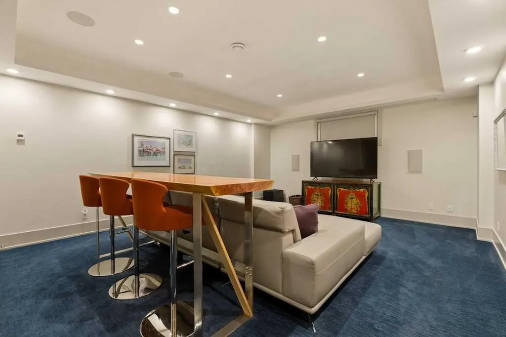 3028 3 Street SW Calgary AB T2S 1V1