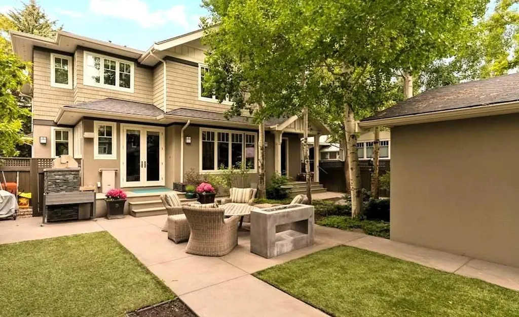 3028 3 Street SW Calgary AB T2S 1V1