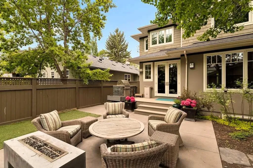 3028 3 Street SW Calgary AB T2S 1V1