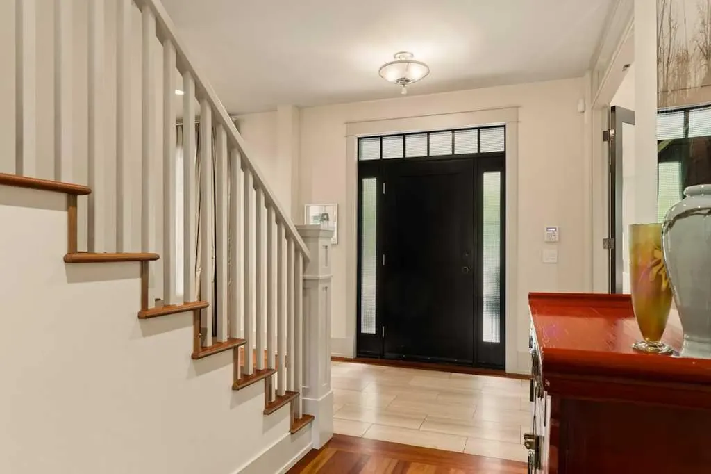 3028 3 Street SW Calgary AB T2S 1V1