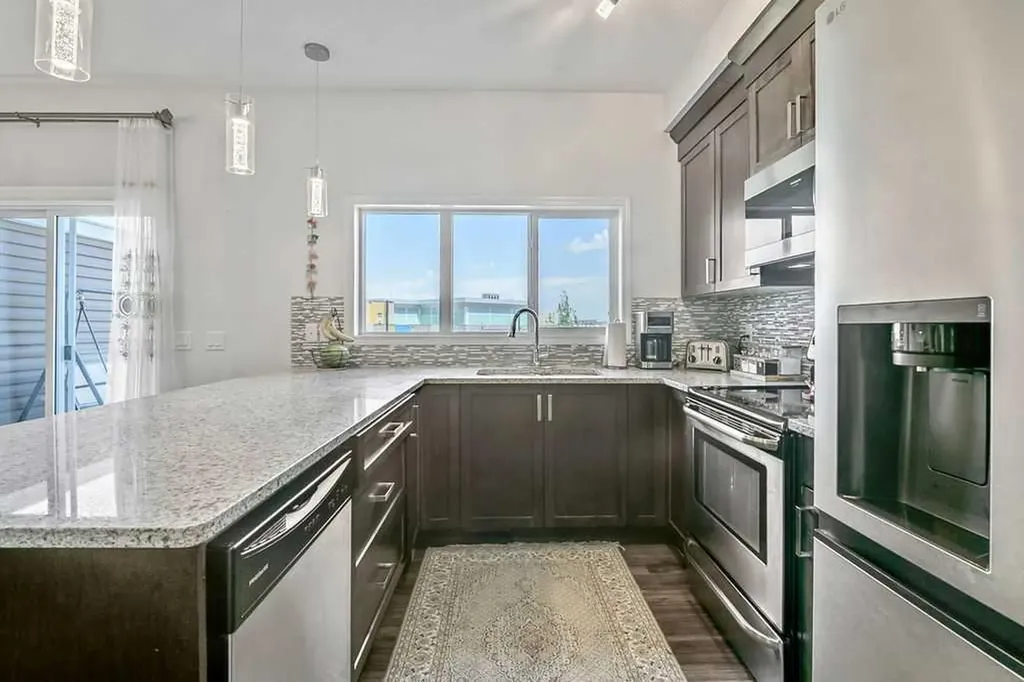 665 Hillcrest Road SW Airdrie AB T4B 4C7