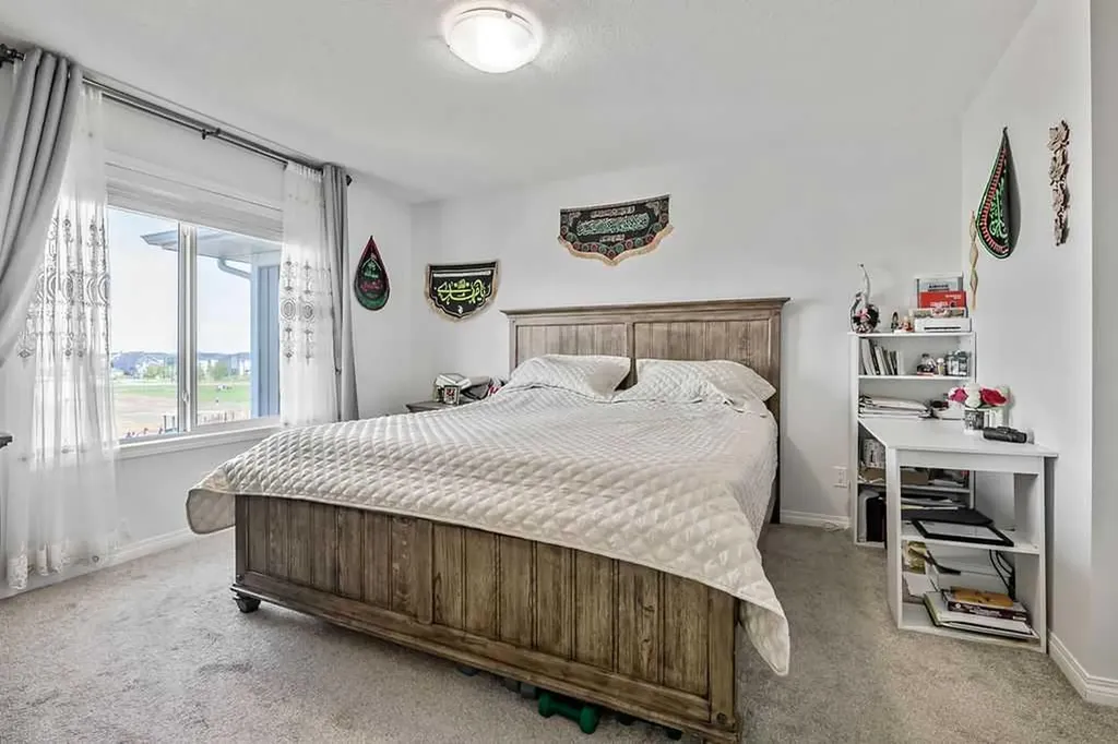665 Hillcrest Road SW Airdrie AB T4B 4C7