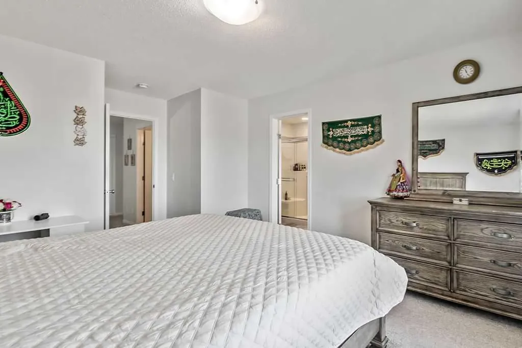 665 Hillcrest Road SW Airdrie AB T4B 4C7