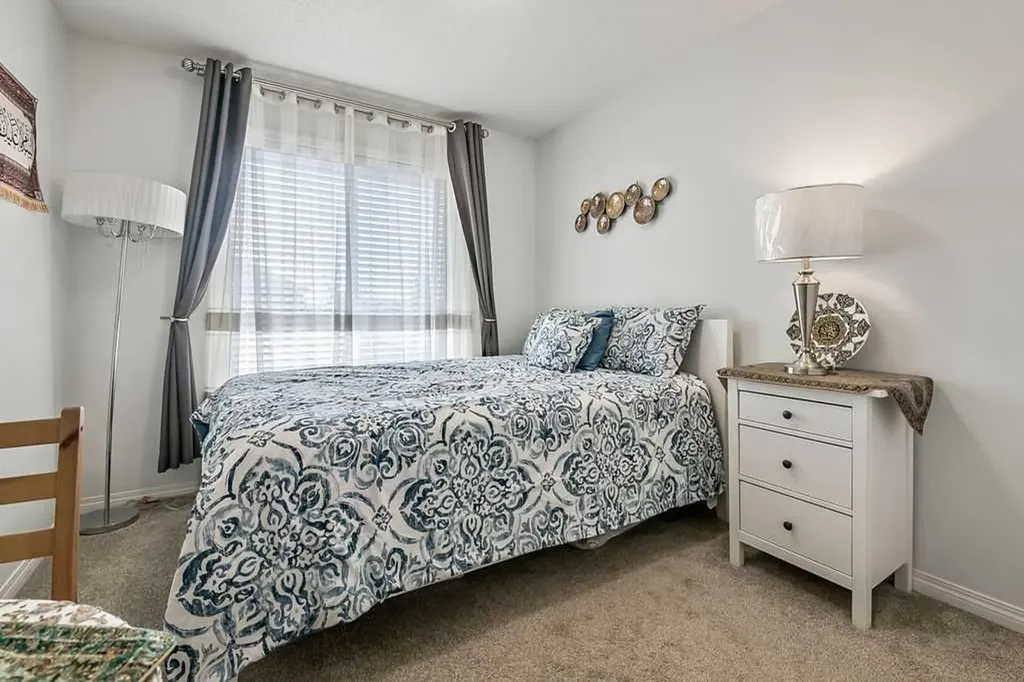 665 Hillcrest Road SW Airdrie AB T4B 4C7