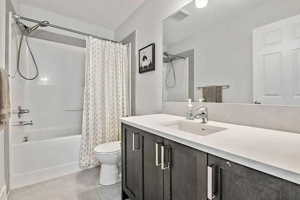 665 Hillcrest Road SW Airdrie AB T4B 4C7