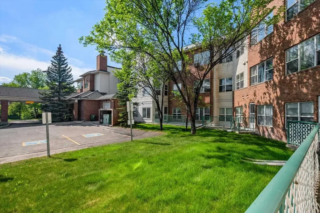 1920 14 Avenue NE Calgary AB T2E 8V4