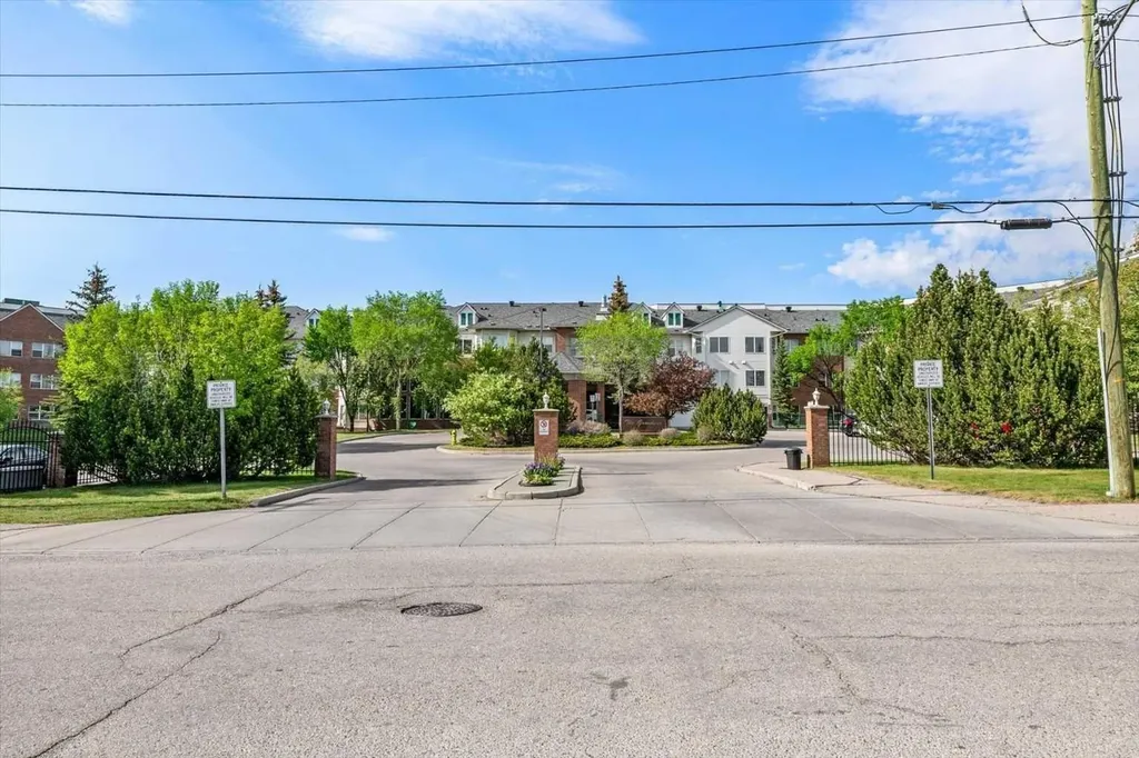 1920 14 Avenue NE Calgary AB T2E 8V4