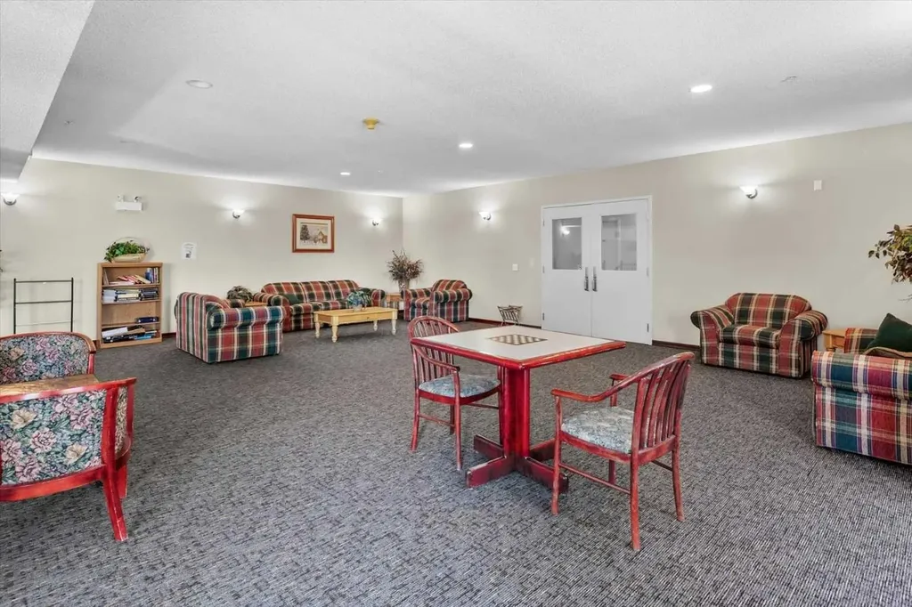 1920 14 Avenue NE Calgary AB T2E 8V4