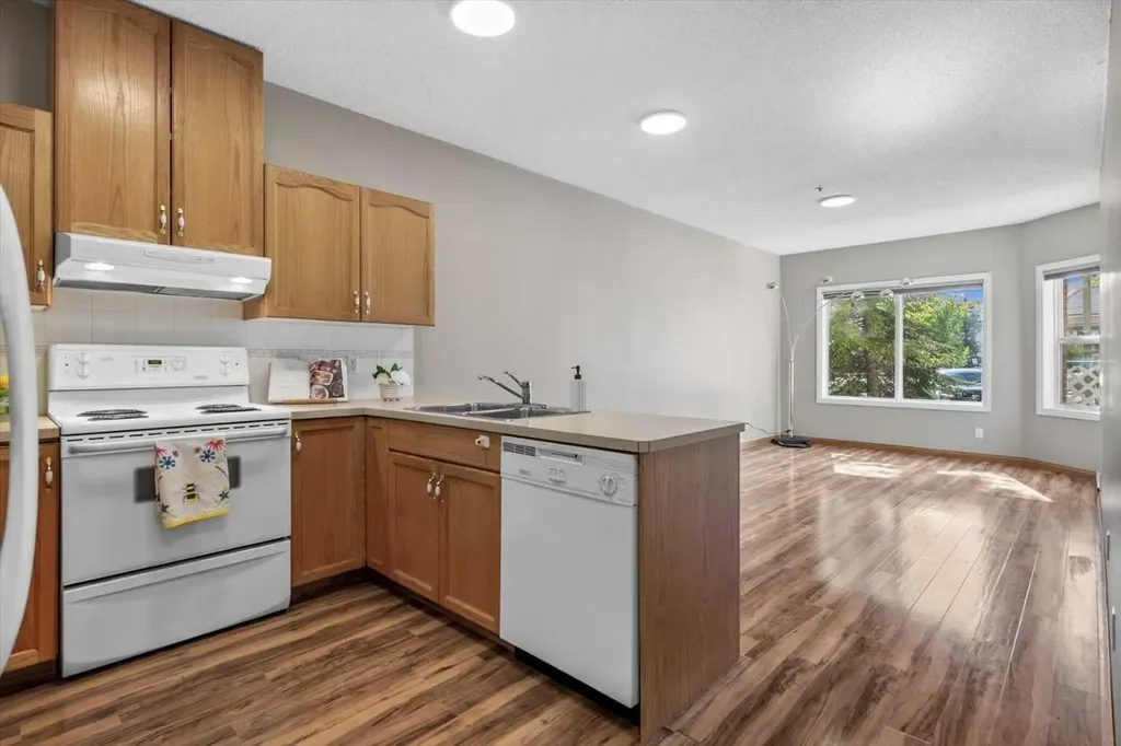 1920 14 Avenue NE Calgary AB T2E 8V4