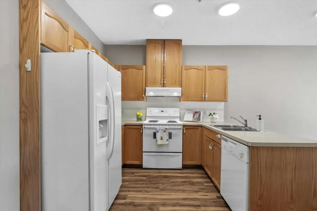 1920 14 Avenue NE Calgary AB T2E 8V4