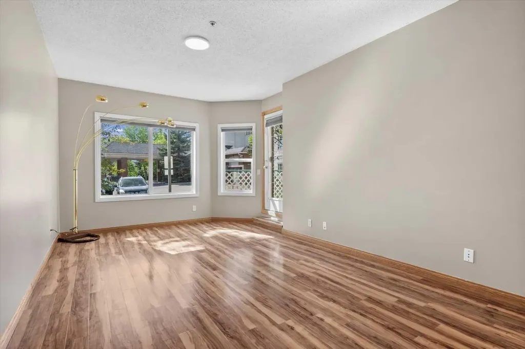 1920 14 Avenue NE Calgary AB T2E 8V4