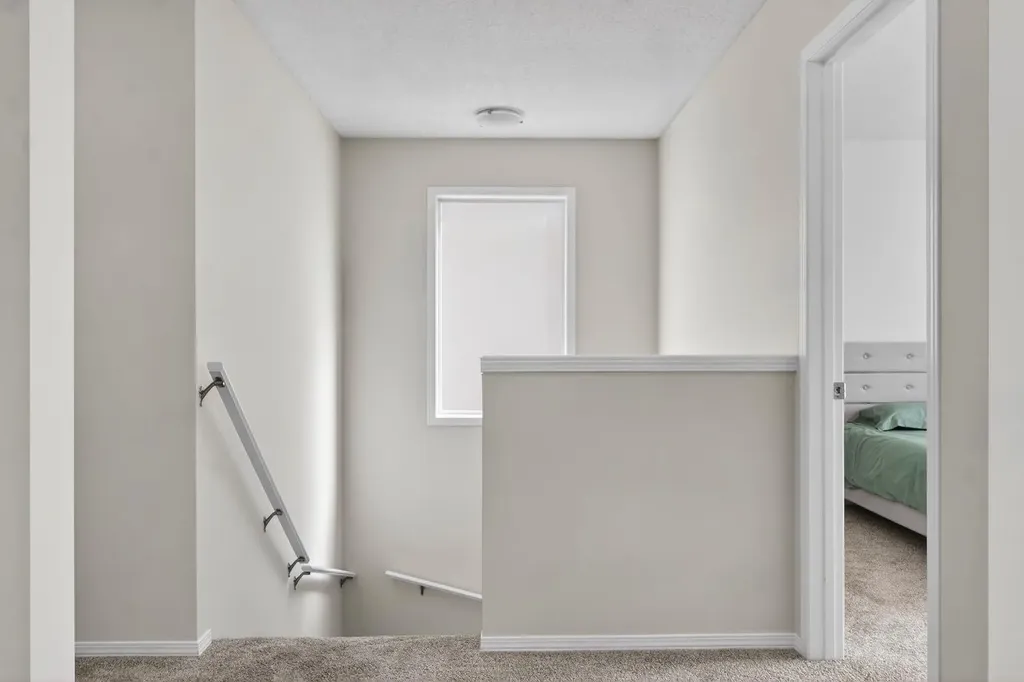 28 Elgin View SE Calgary AB T2Z 4Z6