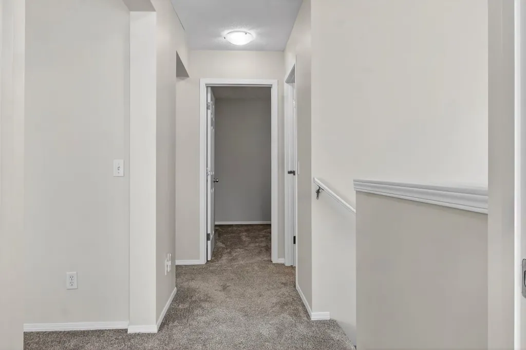 28 Elgin View SE Calgary AB T2Z 4Z6