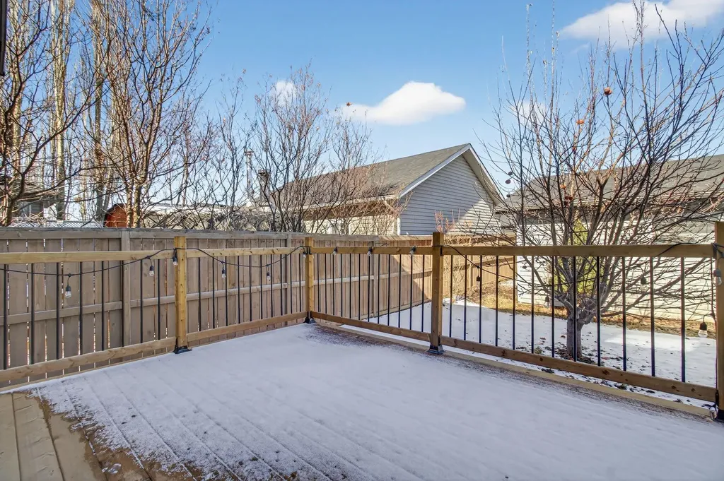 28 Elgin View SE Calgary AB T2Z 4Z6