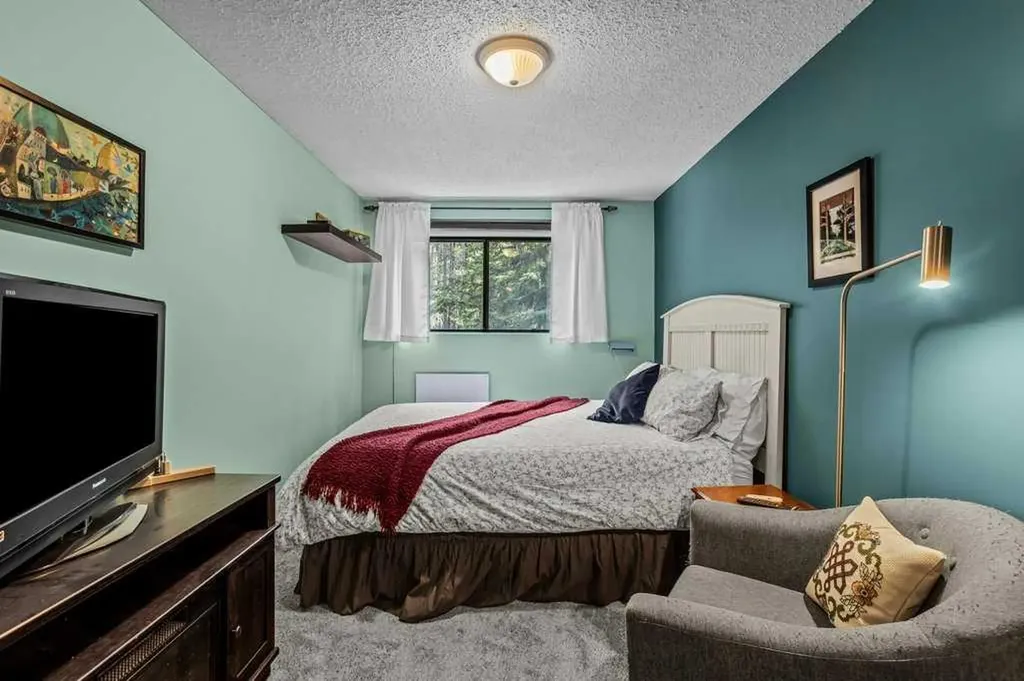 515 Spruce Street Banff AB T1L 1E6