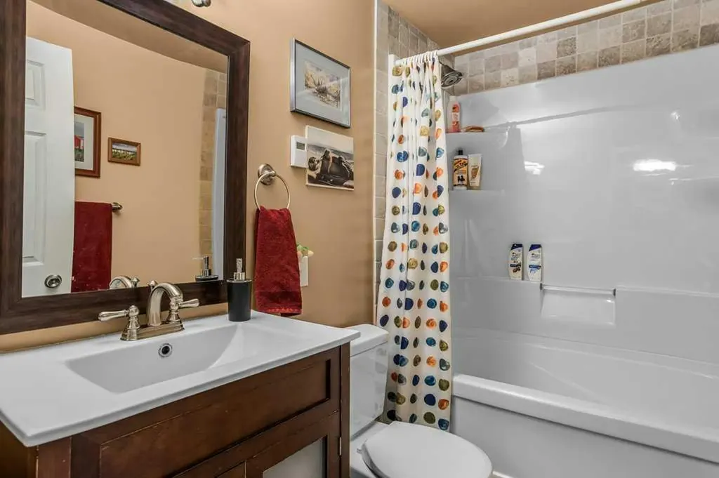515 Spruce Street Banff AB T1L 1E6