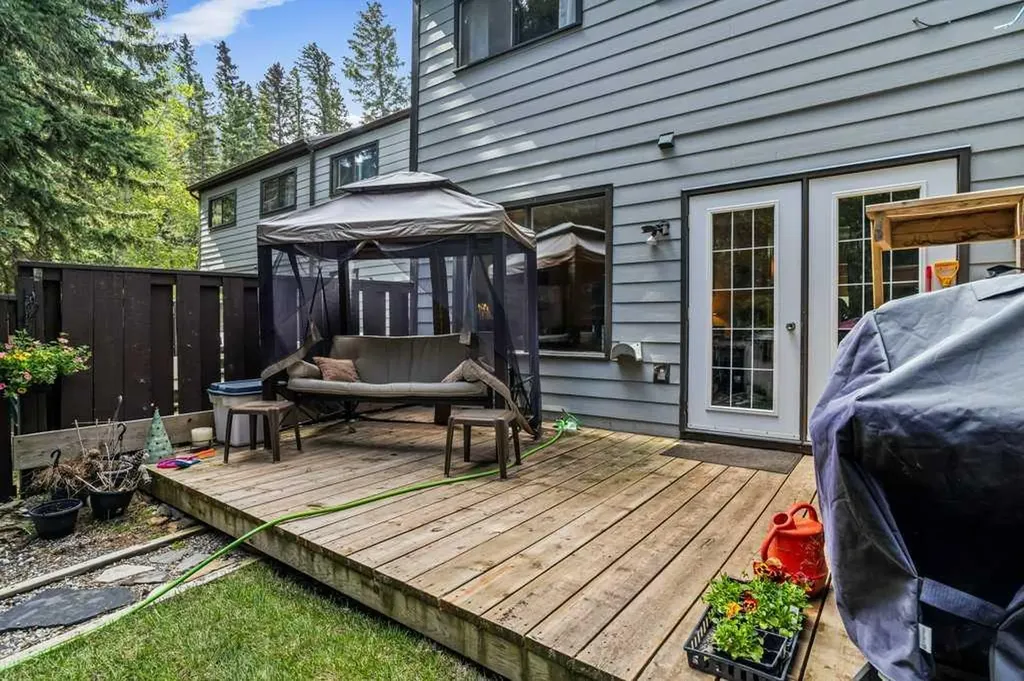 515 Spruce Street Banff AB T1L 1E6