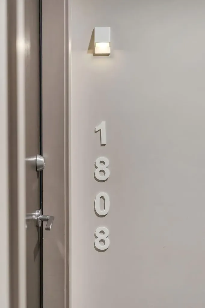 901 10 Avenue SW Calgary AB T2R 0B5