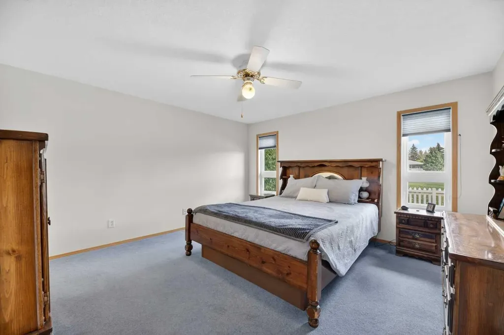 5611 Sunrise Crescent Olds AB T4H 1V9