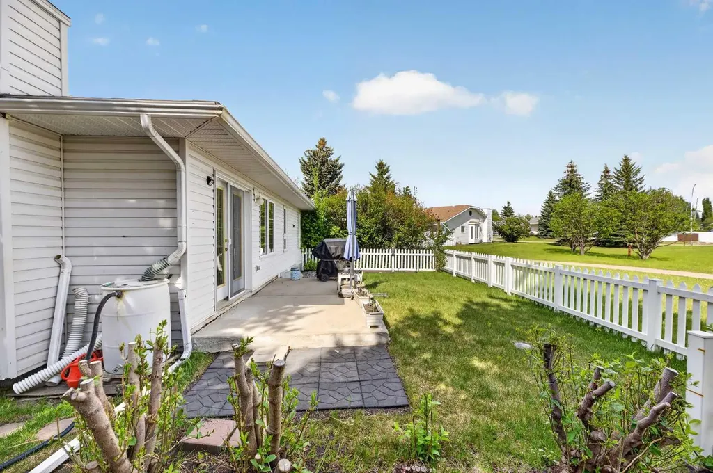 5611 Sunrise Crescent Olds AB T4H 1V9